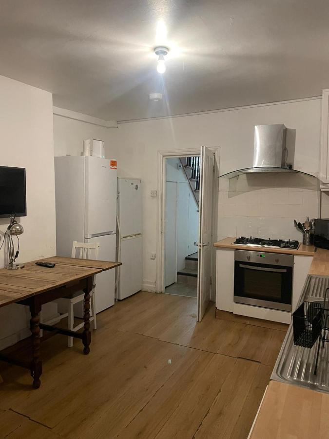 Balham, South London Spacious Guest House 1, 6 Rooms Available Eksteriør bilde