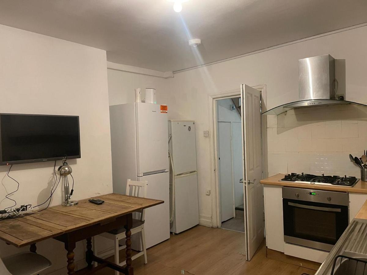 Balham, South London Spacious Guest House 1, 6 Rooms Available Eksteriør bilde